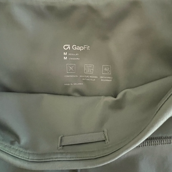 3 Piece Gap fit activewear - Picture 9 of 13